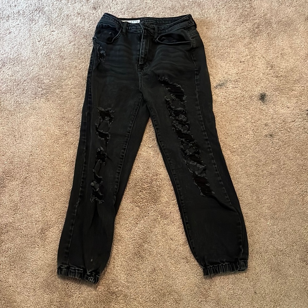 Vanilla star black distressed jeans size: w29 / 9